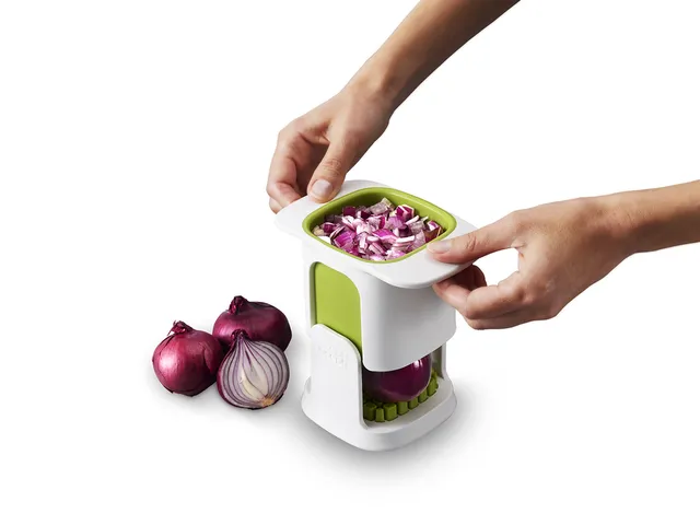 joseph-joseph-chopcup-tritatutto-per-verdure-e-frutta-dicer-con-lame-in-acciaio- image 1