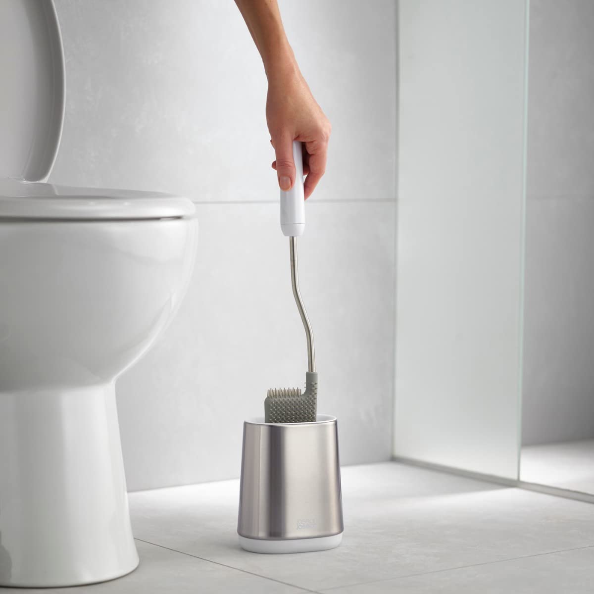 joseph-joseph-flex-lite-portascopino-igienico-da-bagno-sottile-con-testa-flessib image 3
