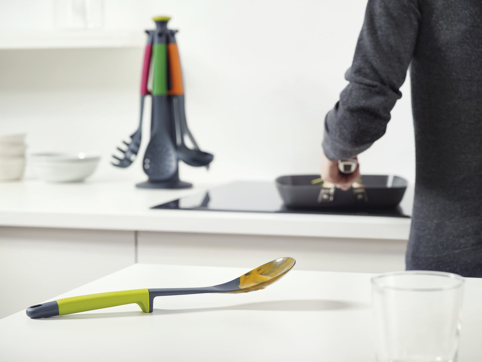 joseph-joseph-elevate-set-6-utensili-da-cucina-con-supporto-rotante-estremit-ant image 4