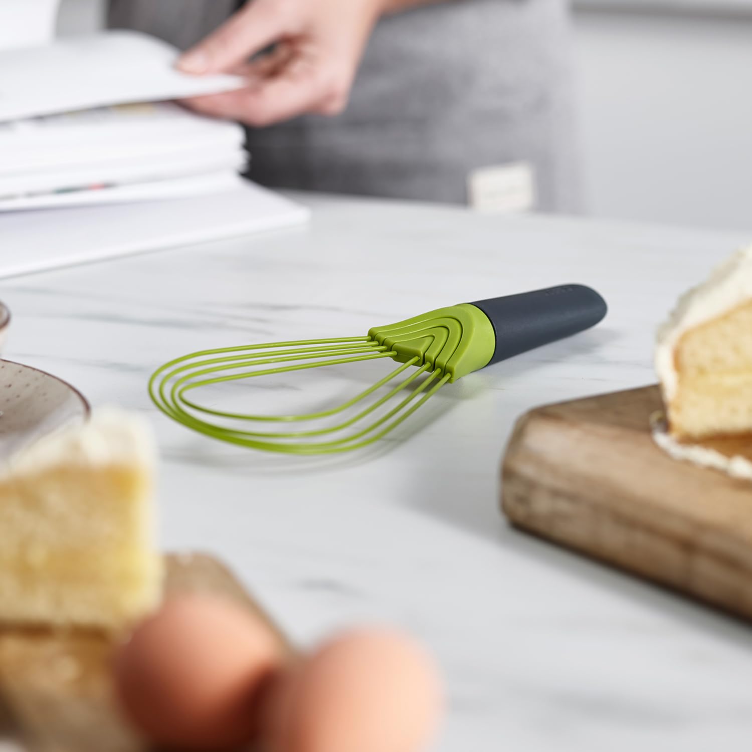 joseph-joseph-twist-whisk-2-in-1-frusta-piatto-e-a-palloncino-in-silicone-adatta image 4