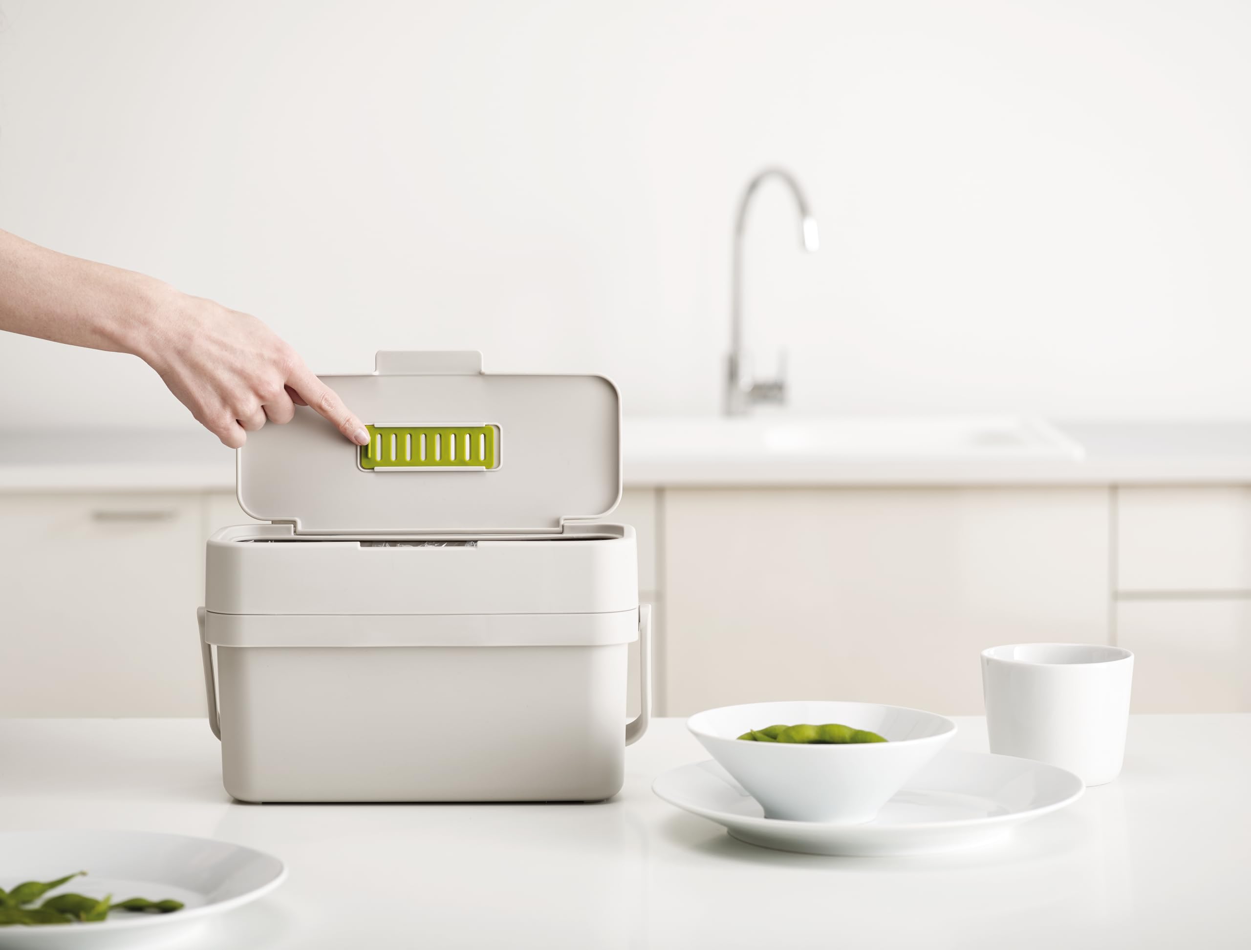 joseph-joseph-compo-4-contenitore-compost-per-rifiuti-alimentari-4-litri-con-ven image 4