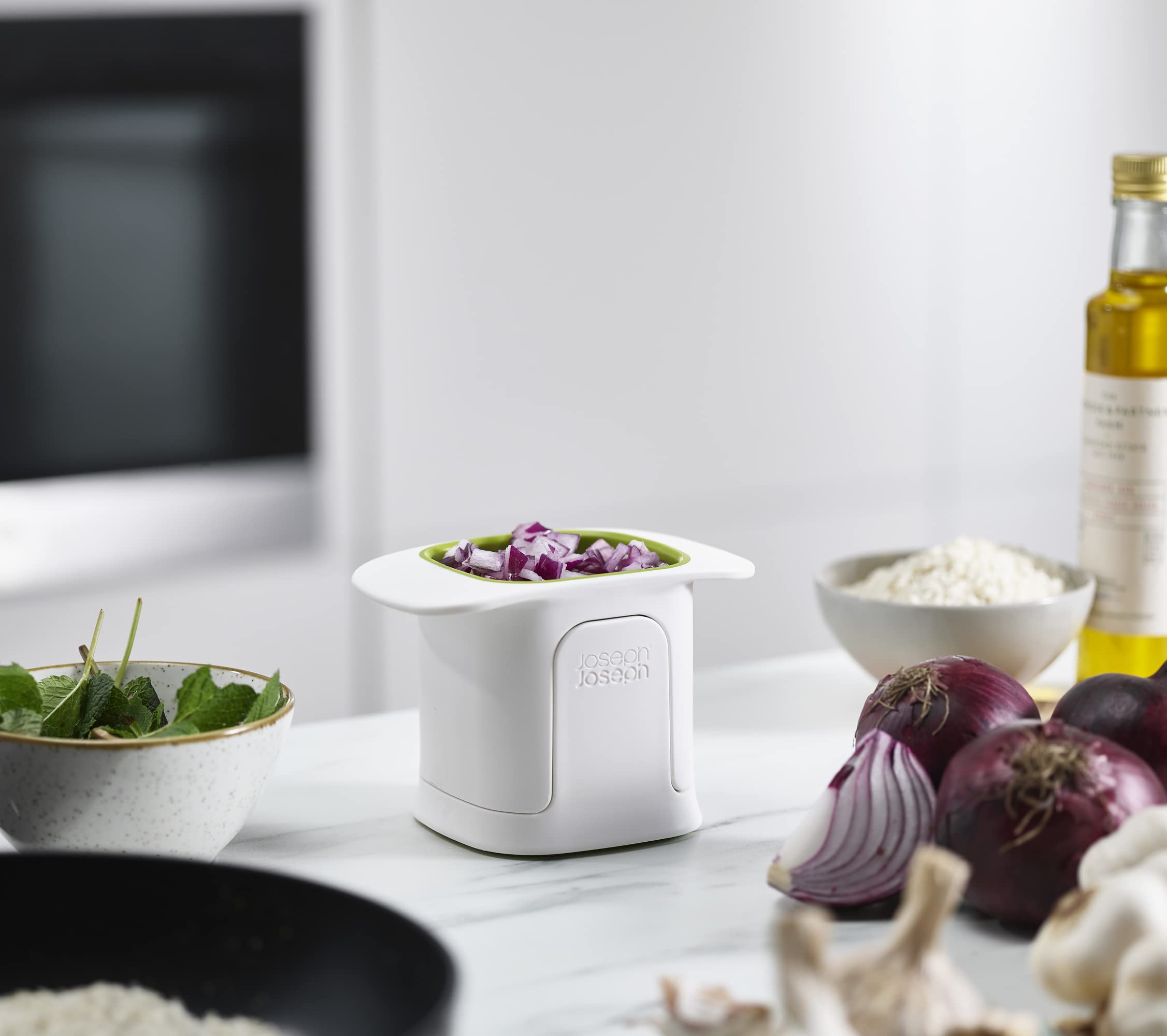 joseph-joseph-chopcup-tritatutto-per-verdure-e-frutta-dicer-con-lame-in-acciaio- image 4
