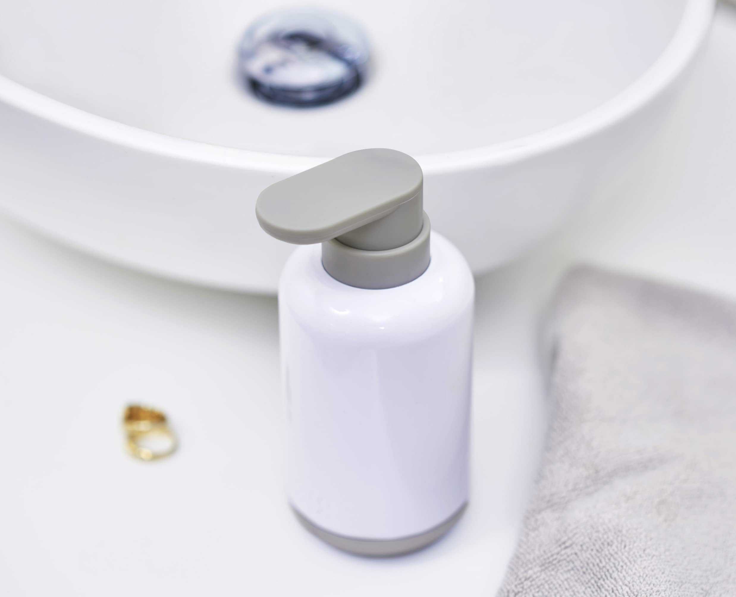 joseph-joseph-duo-dispenser-sapone-liquido-manuale-ricaricabile-300-ml-per-bagno image 3