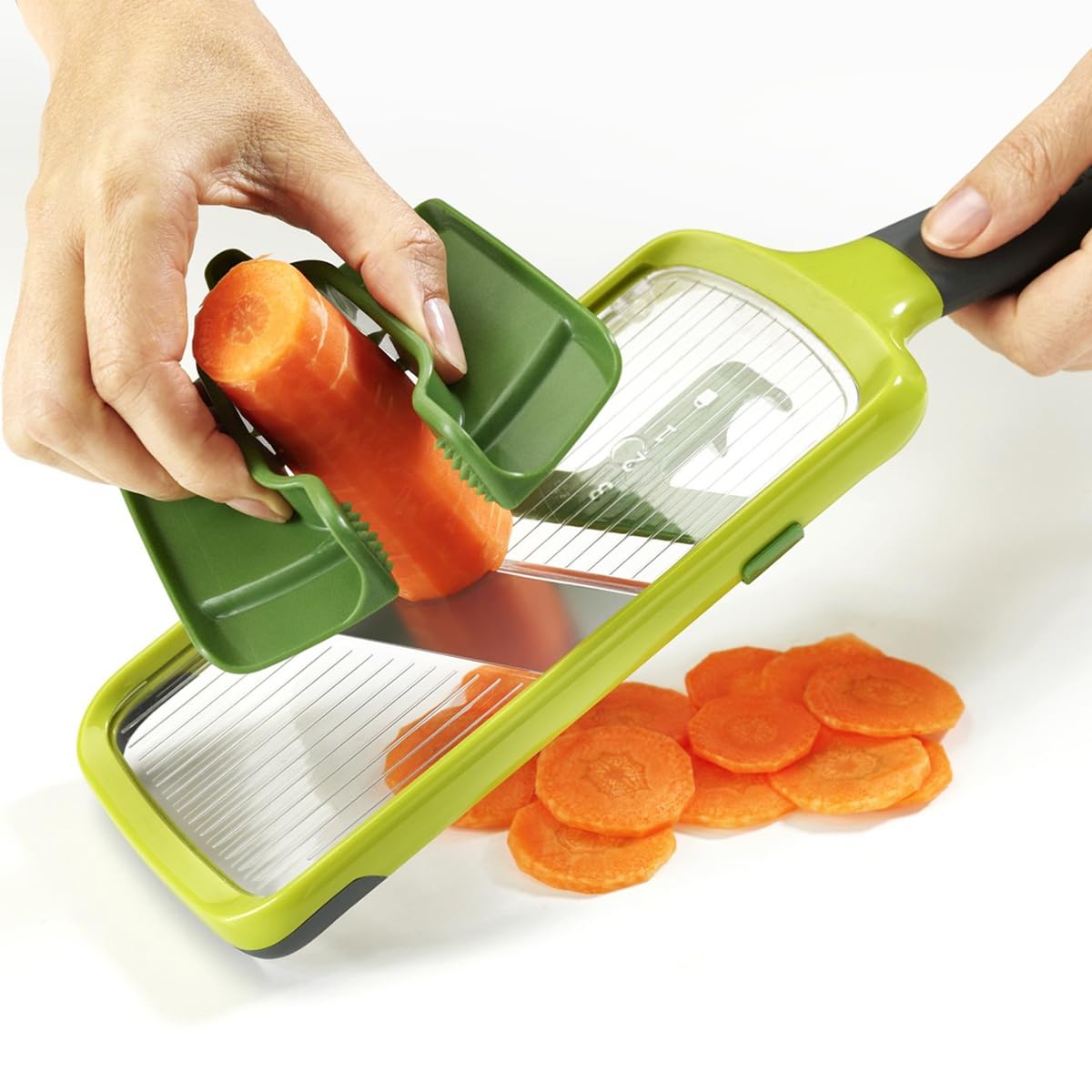 joseph-joseph-multi-grip-mandolina-manuale-regolabile-per-verdure-con-presa-di-p image 3