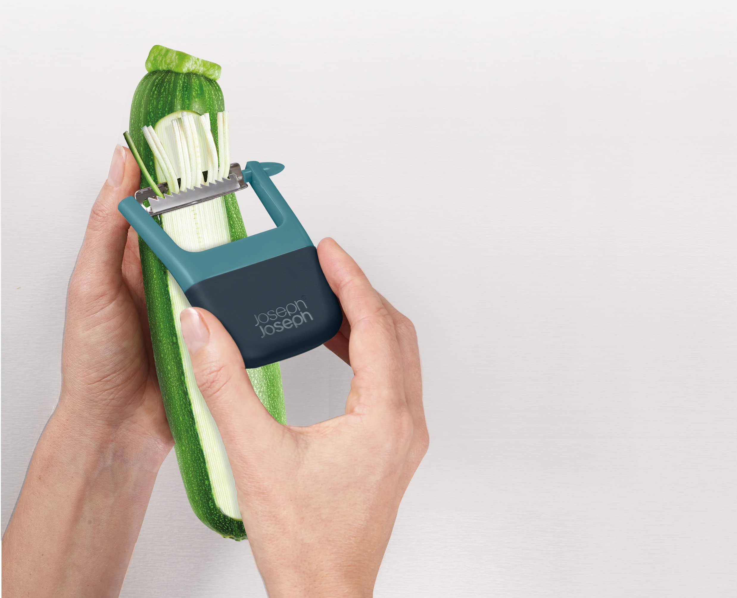 joseph-joseph-duo-pela-patate-e-verdure-julienne-multifunzione-con-impugnatura-e image 3