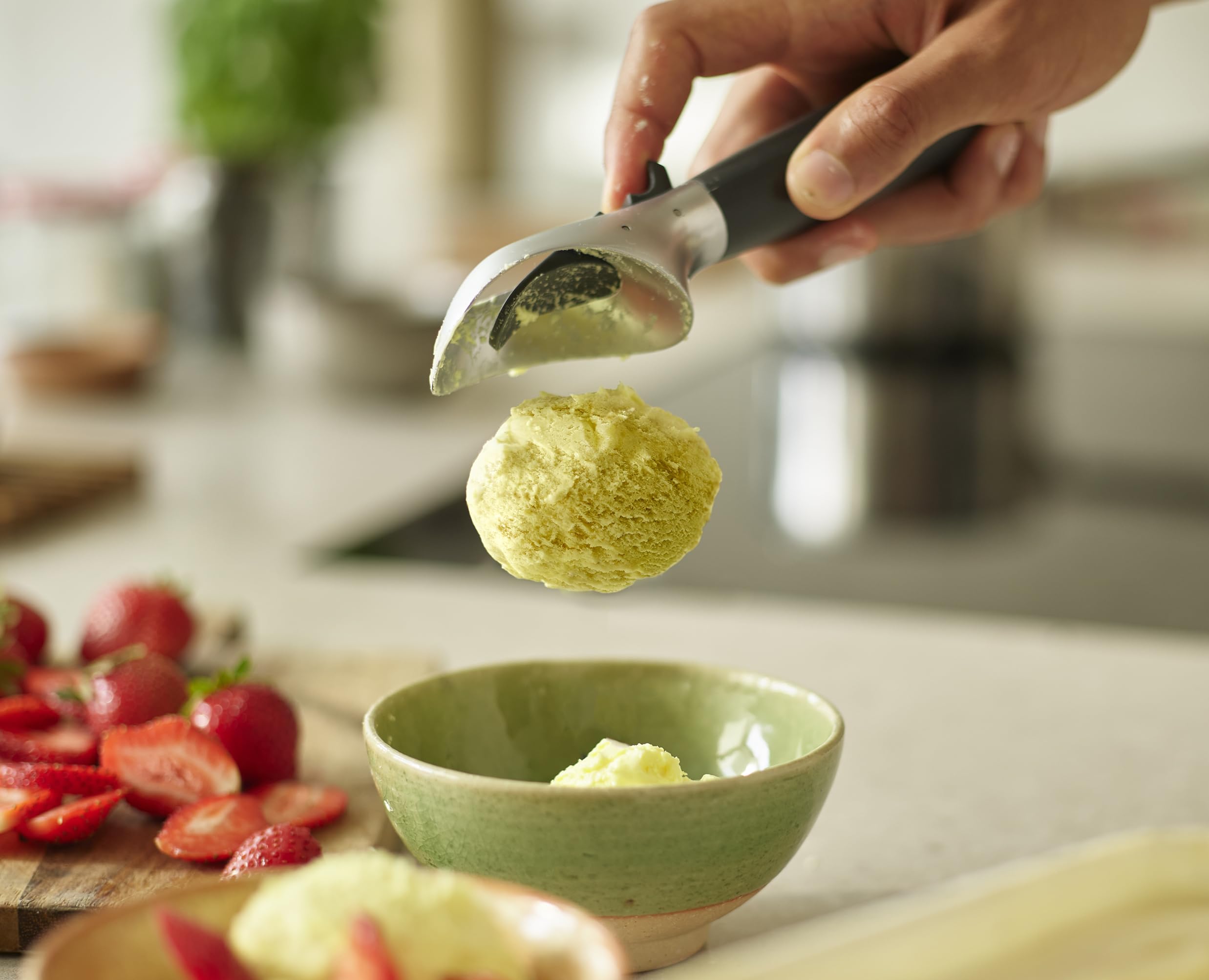 joseph-joseph-elevate-paletta-per-gelato-in-acciaio-inox-con-rilascio-a-grillett image 6