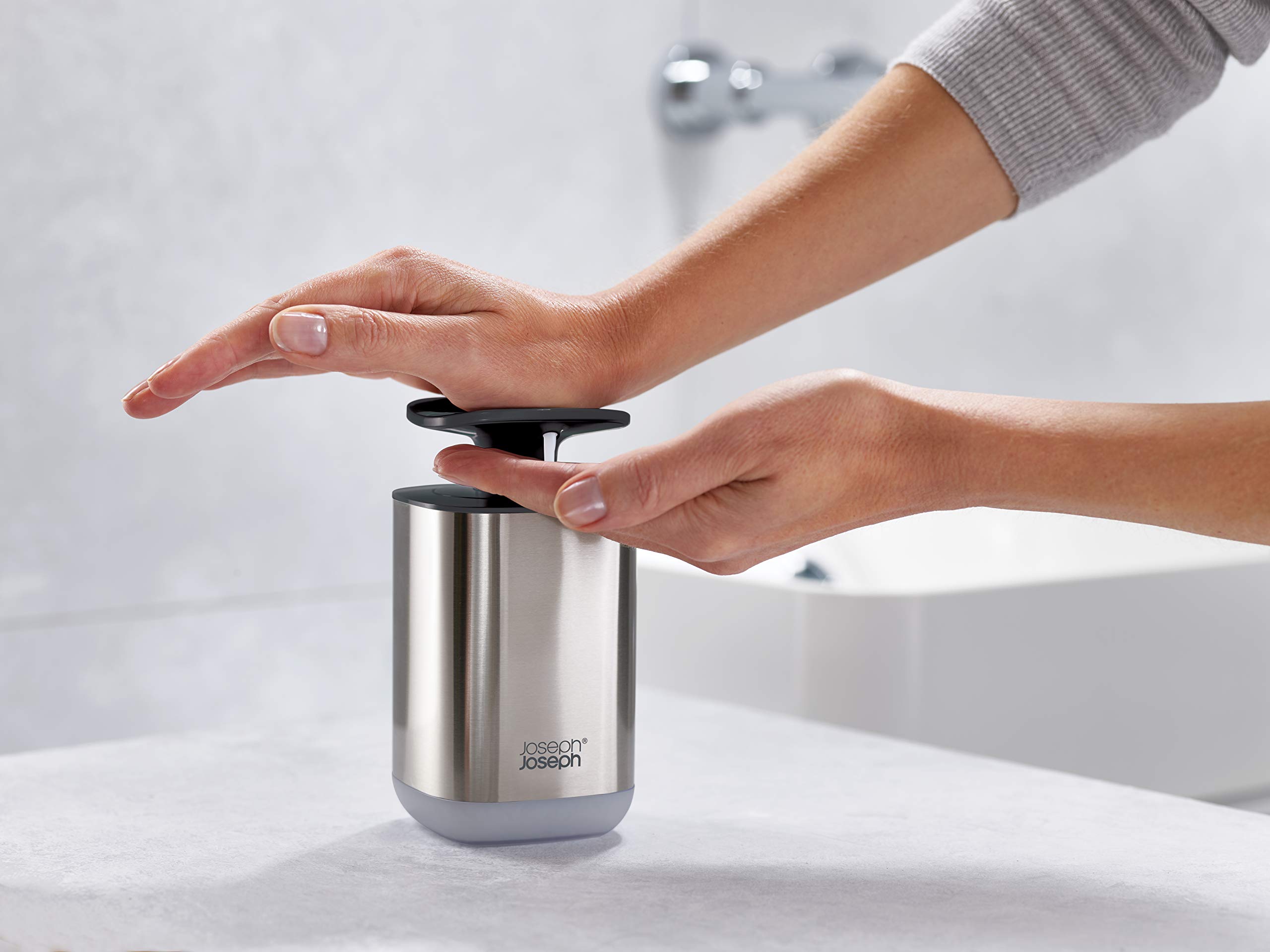 joseph-joseph-easy-push-dispenser-di-sapone-igienico-con-pompa-larga-acciaio-ino image 2