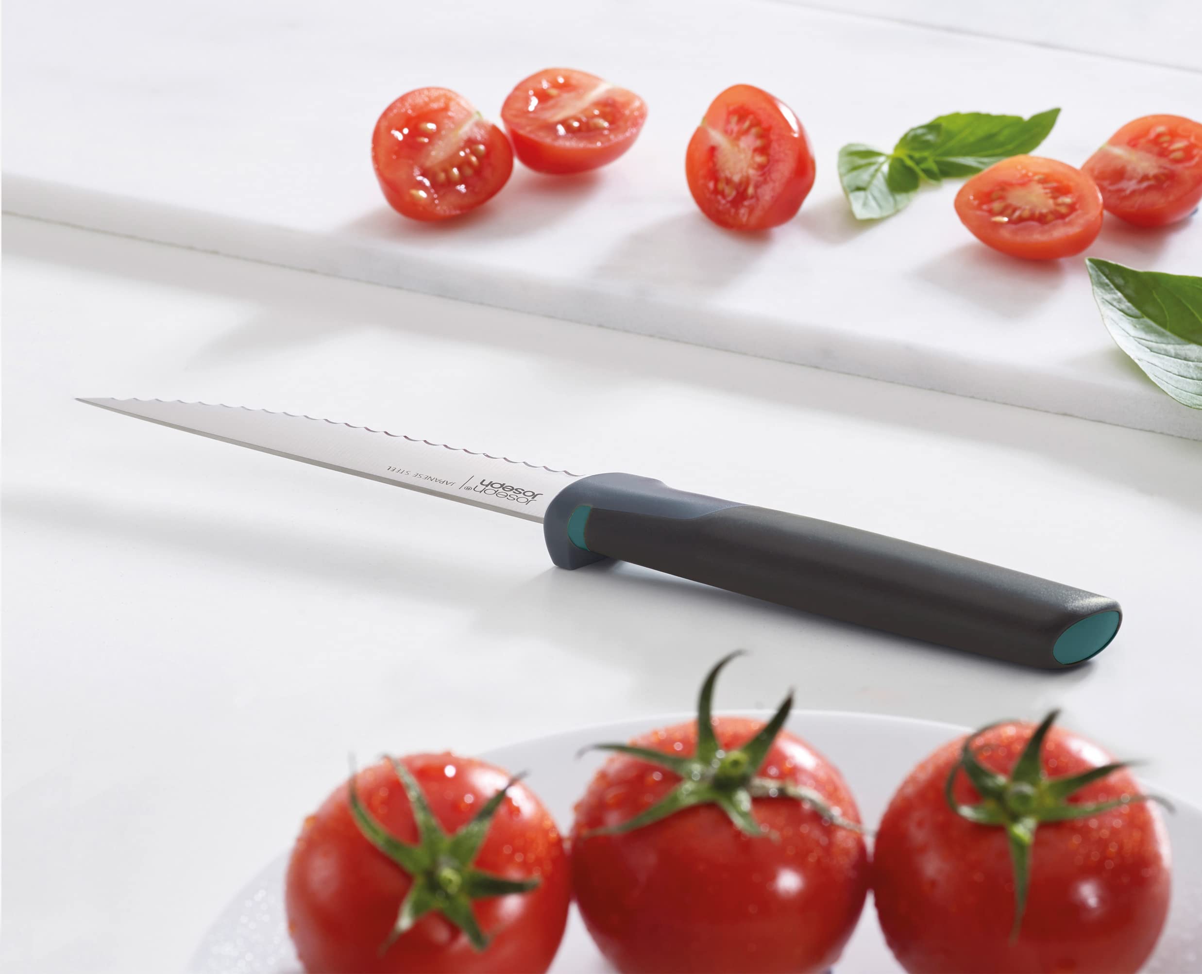 joseph-joseph-duo-set-coltelli-cucina-professionali-5-pezzi-lame-9-20-cm-in-acci image 2