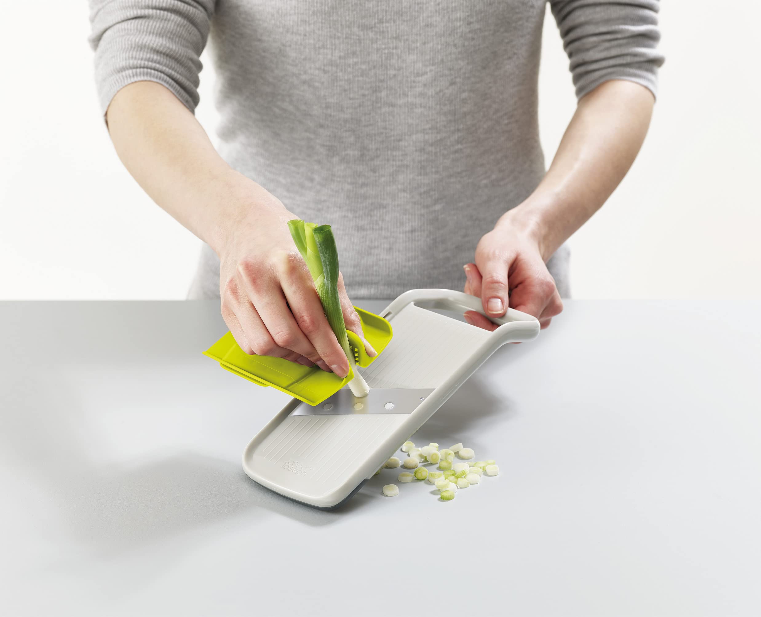 joseph-joseph-duo-multi-grip-mandolina-per-verdure-con-presa-di-precisione-a-3-m image 4