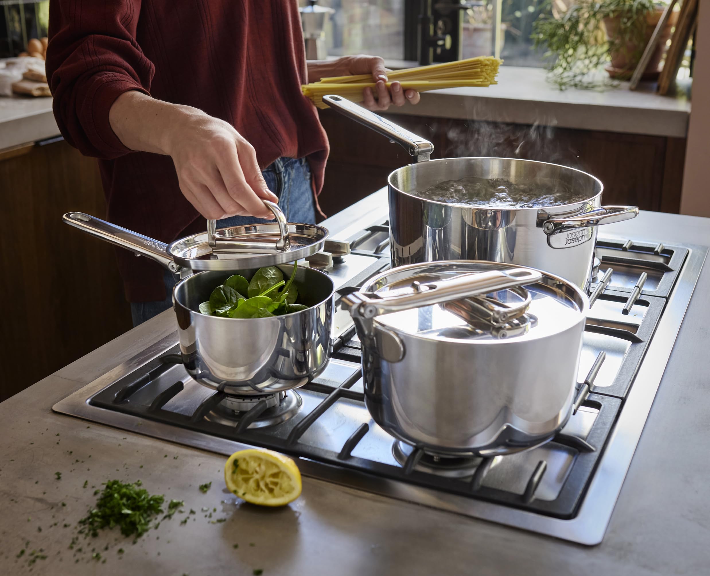 joseph-joseph-space-steel-set-3-pentole-inox-impilabili-con-coperchi-15-19-23-cm image 4
