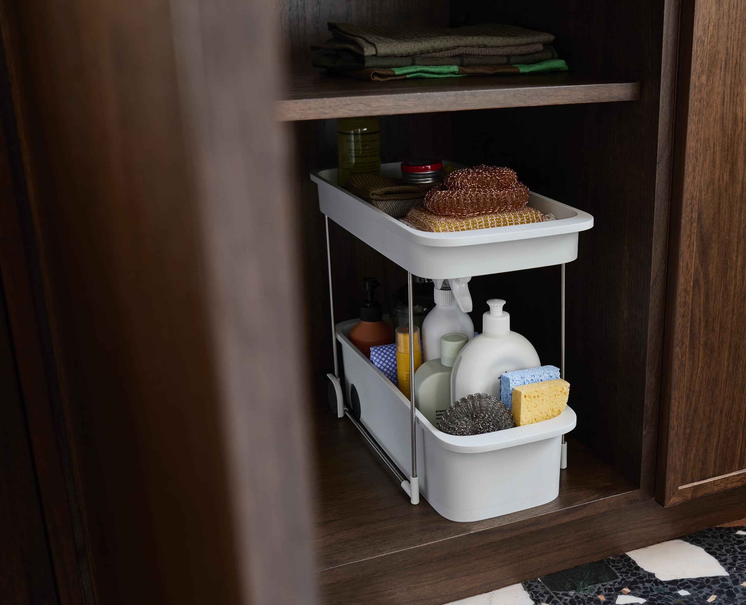 joseph-joseph-cupboardstore-carrello-portaoggetti-a-2-ripiani-con-ruote-per-sott image 7