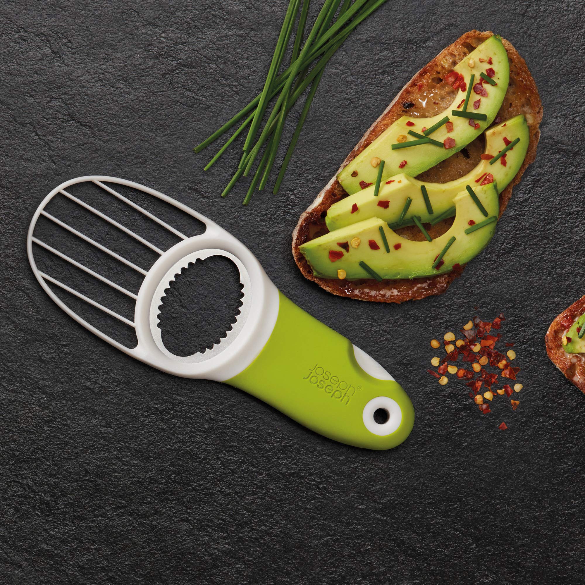 joseph-joseph-goavocado-taglia-avocado-3-in-1-con-pitter-in-acciaio-inox-e-manic image 2