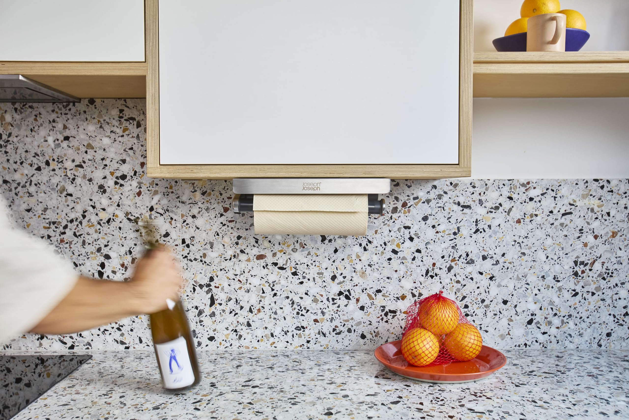 joseph-joseph-rollgrip-portarotolo-da-cucina-da-montare-sotto-l-armadio-braccio- image 8